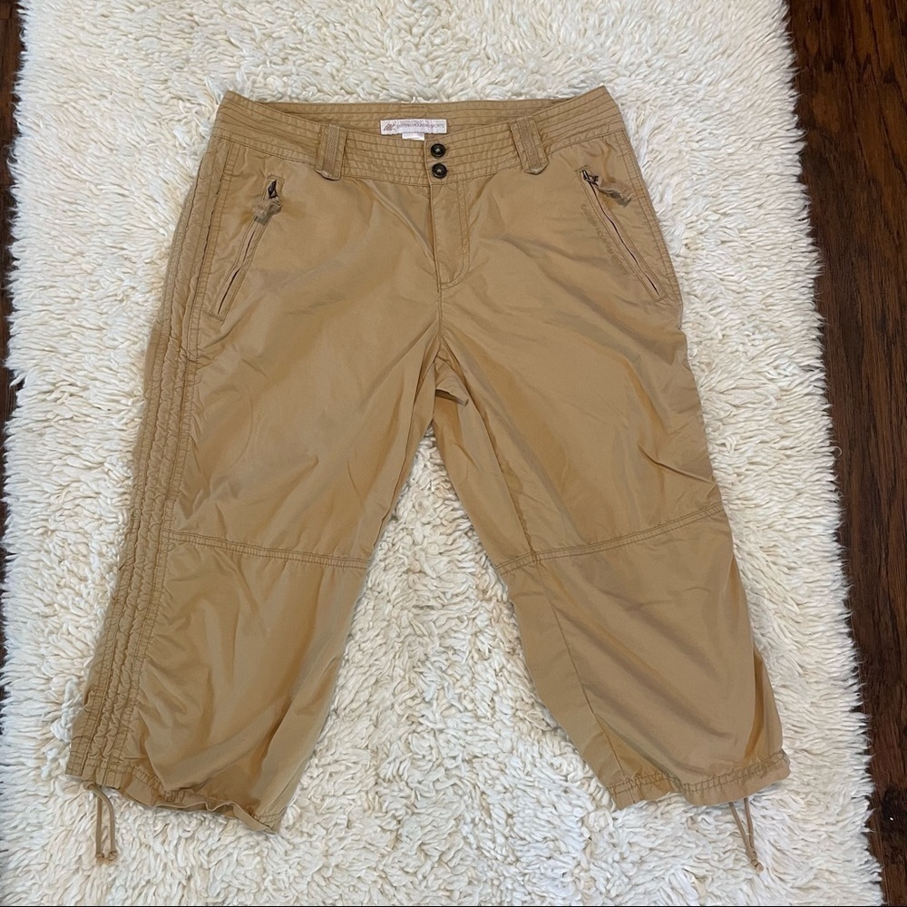Eastern Mountain Sports Womens Size 8 Hiking Capri Pants Zipper Pockets Mustard